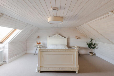 314194 - 24 Surrey Square-30.jpeg