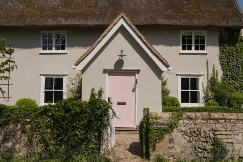 280870 - Nine Elms, Ringshall (exteriors)-2.jpg