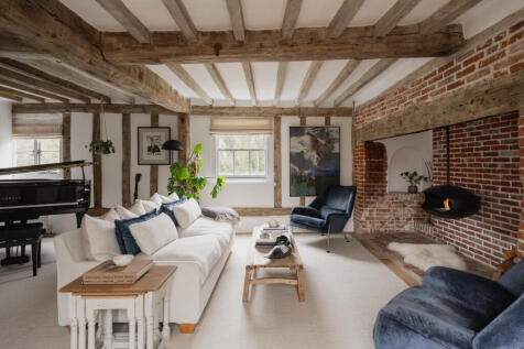 262775 - Nine Elms Farmhouse, Ringshall-13.jpg