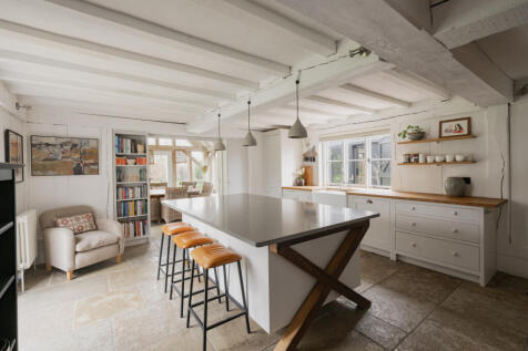 262768 - Nine Elms Farmhouse, Ringshall-6.jpg