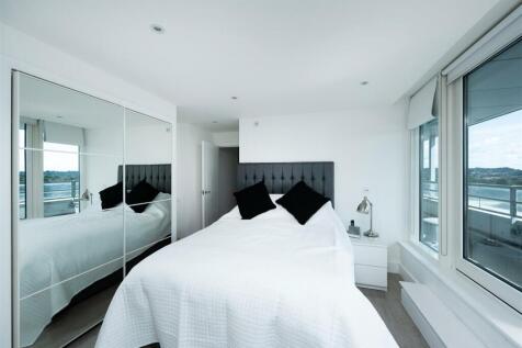 Principal bedroom 2 - Centurion House.jpeg