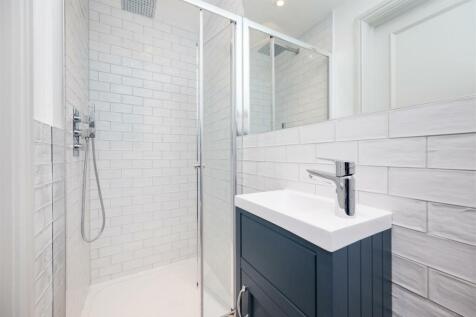 Shower room - Edgware Road.jpeg