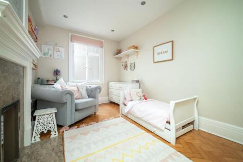 Second bedroom 1 - Chiltern Court.jpeg