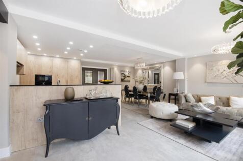 Open plan reception-dinning-kitchen (1) 4CC.jpg