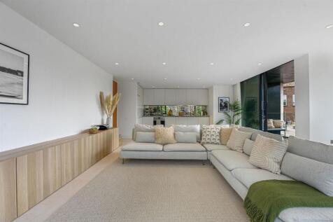 OL-LAT-Flat5LatitudeHouse-21.JPG
