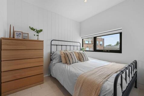 OL-LAT-Flat5LatitudeHouse-2.JPG