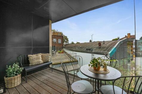 OL-LAT-Flat5LatitudeHouse-28.JPG