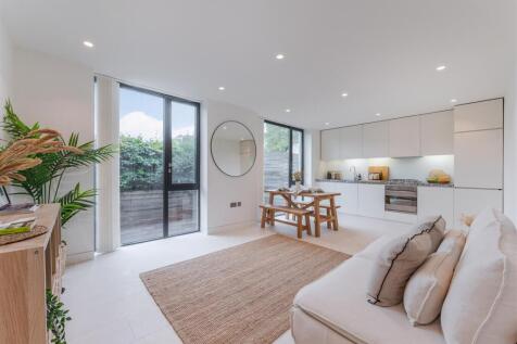 RECEPTION&amp;KITCHEN1.jpg