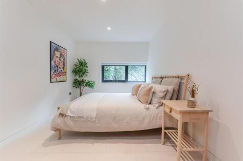 BEDROOM1a (1).jpg