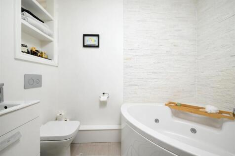 En-suite bathroom - St Mary&#39;s Terrace.jpeg