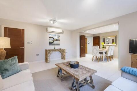 Livinig room 3.jpg