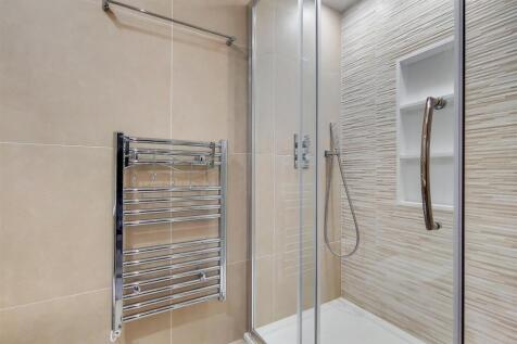 8_Ensuite 2-0.jpg