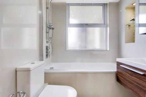 11_Bathroom-0.jpg
