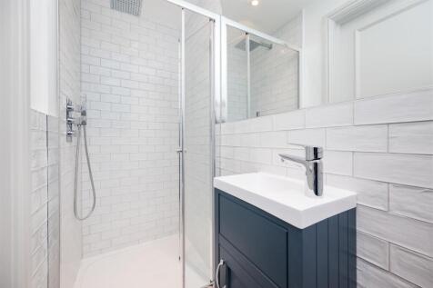 Shower room - Edgware Road.jpeg