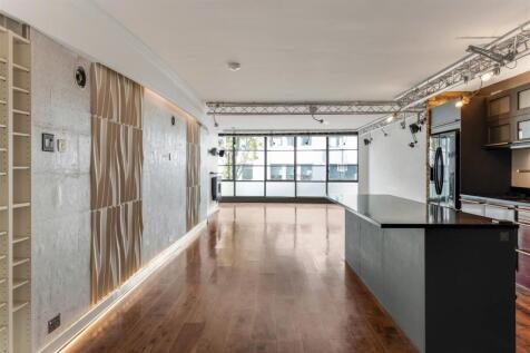 The Glass Building 105-25.jpg