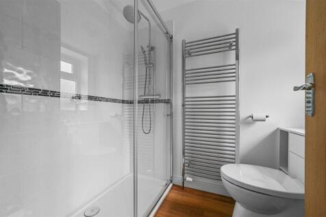 En-Suite 2