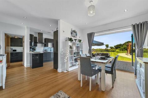 Dining/Kitchen