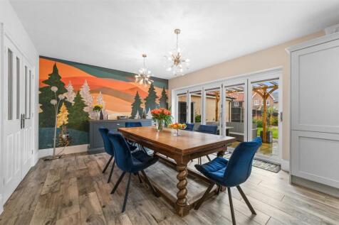 KITCHEN DINING ROOM
