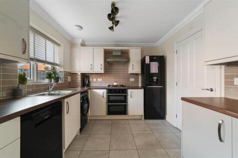 KITCHEN DINING ROOM