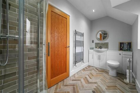 EN-SUITE TO BEDROOM TWO