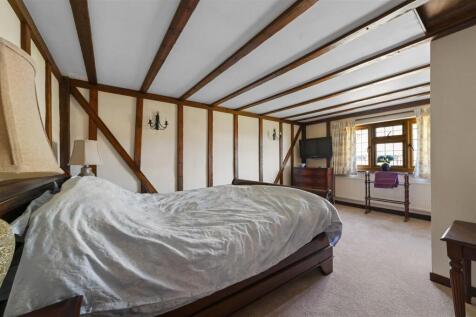 Bedroom 2.JPG