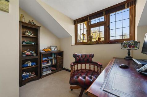 Bedroom 5.JPG