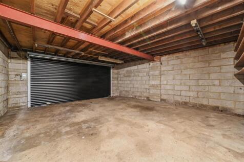 DOUBLE GARAGE