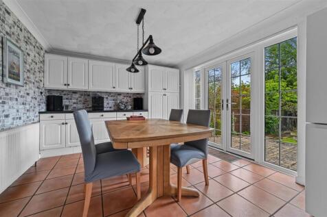 KITCHEN DINING ROOM