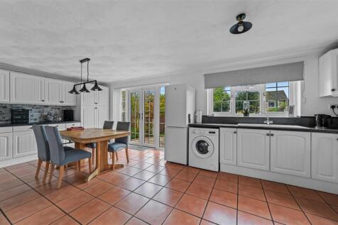 KITCHEN DINING ROOM