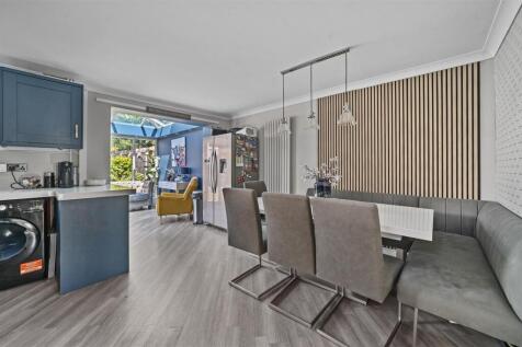 KITCHEN DINING ROOM