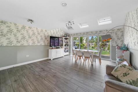 Dining/Family Room