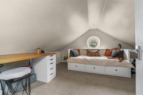 UPSTAIRS ROOM