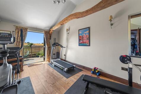RECEPTION ROOM/GYM