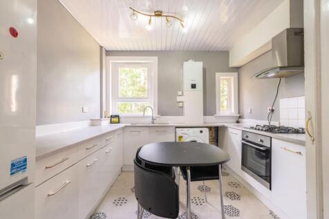 Kitchen / Dining Area