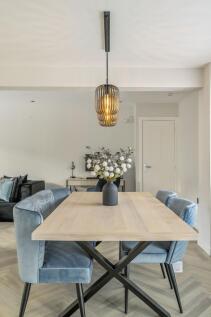 Kitchen / Dining Area