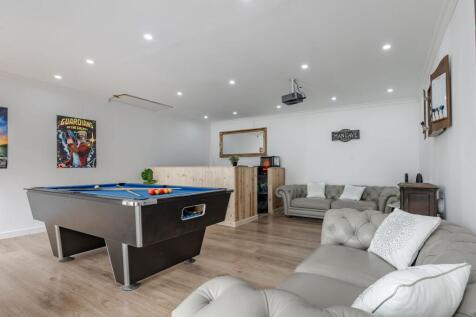 Sunroom / Games Room
