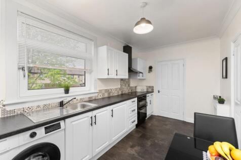 Kitchen / Dining Area