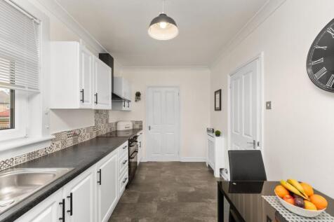 Kitchen / Dining Area