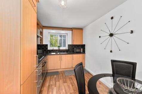 Kitchen / Dining Area