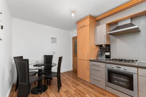 Kitchen / Dining Area