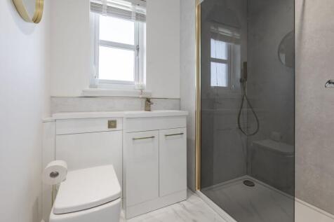 Bedroom One En Suite