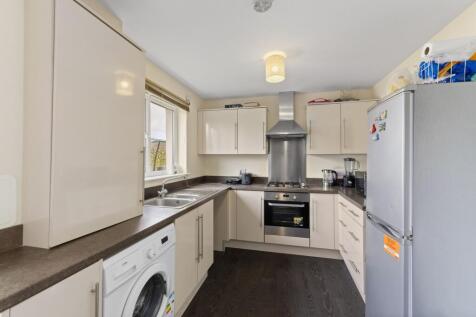 Kitchen / Dining Area
