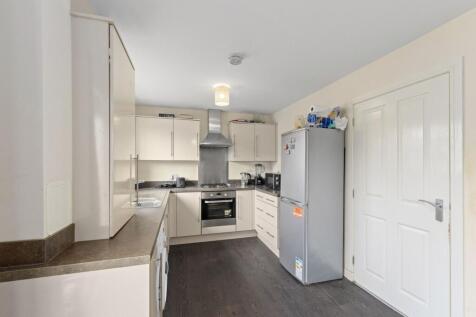 Kitchen / Dining Area