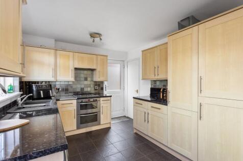 Kitchen/Dining Area