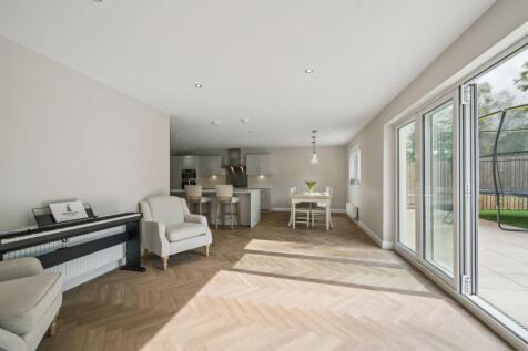 Kitchen/Dining/Living Area