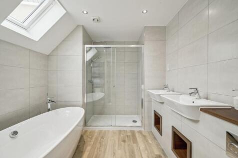 Bedroom One En Suite