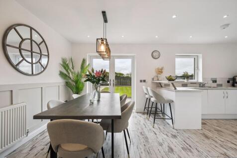 Kitchen / Dining Area