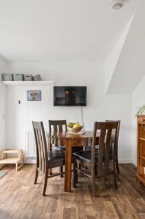 Kitchen / Dining Area