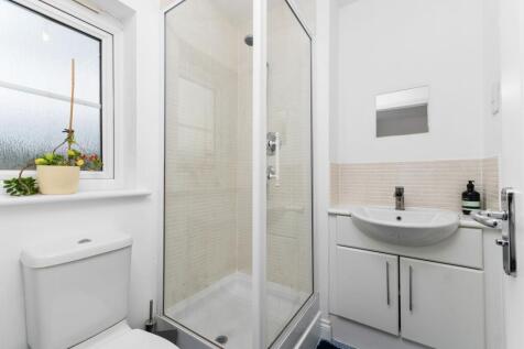 Bedroom One En Suite Second Floor
