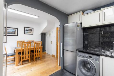 Kitchen/ Dining Area